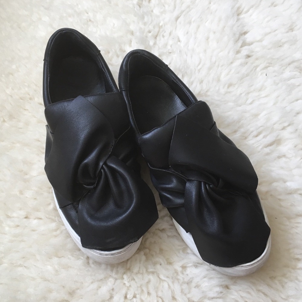 SOLD!!!  JSlides Annabelle black leather sneakers